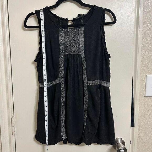 Pol Women's Black and White Blouse - Picture 2 of 5